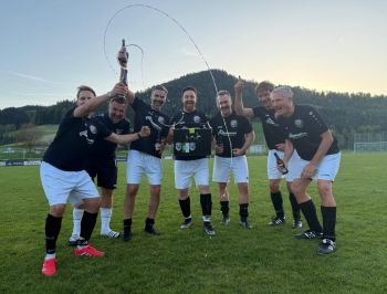 Totel unerwartet, umso größer die Freude über den Turniersieg beim SV Mühlenbach.
