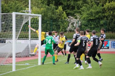 Dicke Luft 1: Das änderte sich in Halbzeit 2 nach dem 3:1 Anschlusstreffer, der FV Sulz wurde agiler